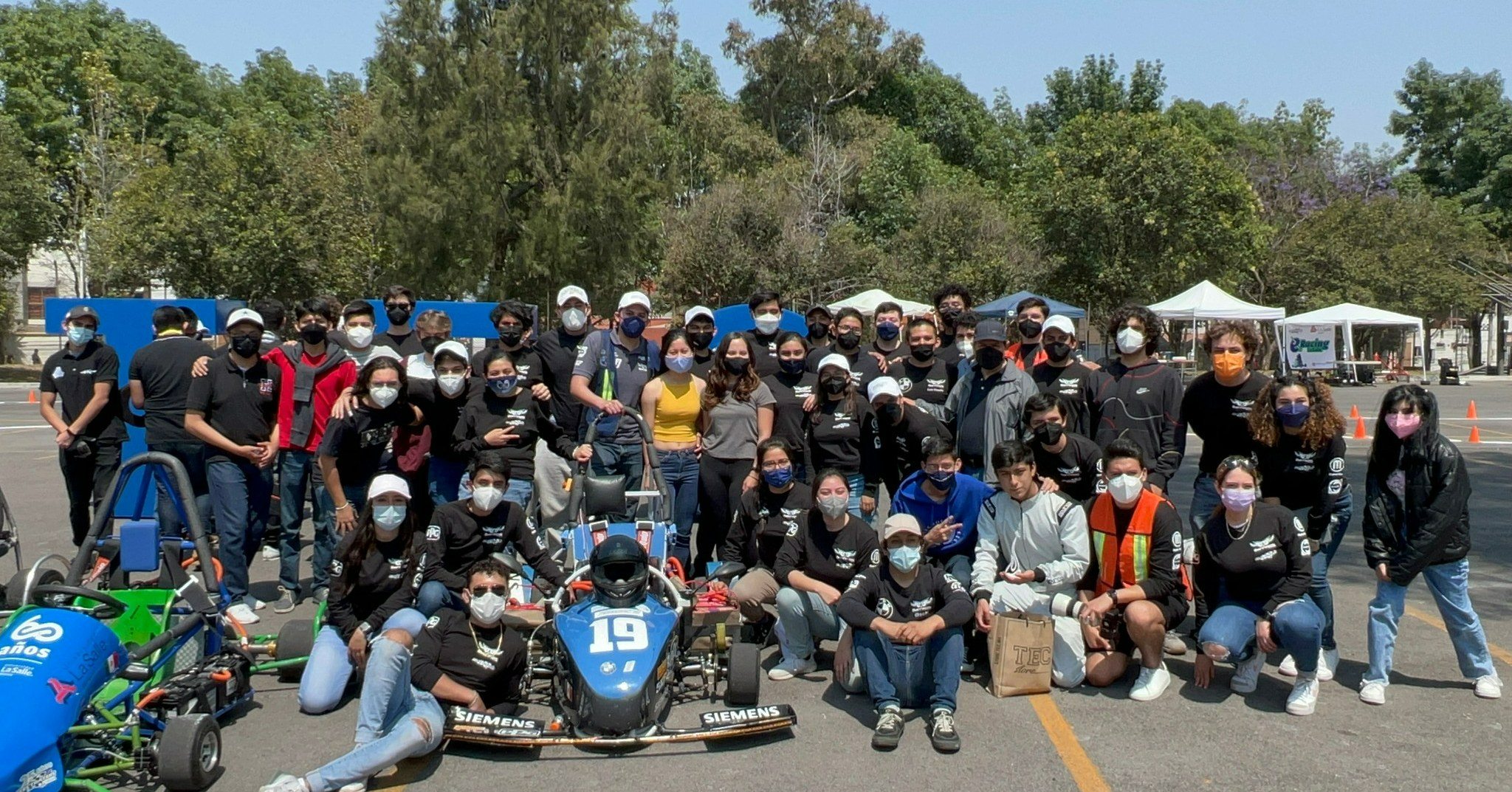 Parrilla de salida de una carrera de Electratron.